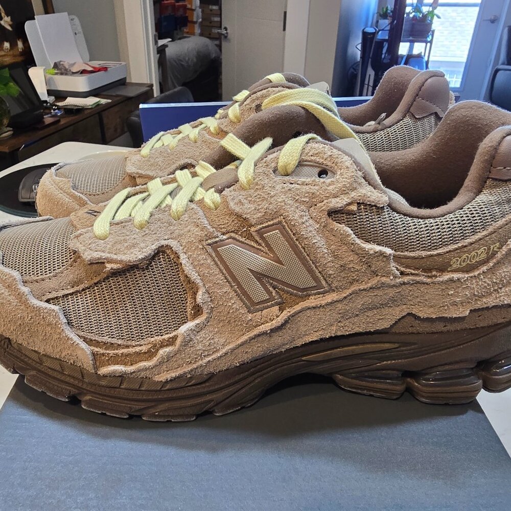 New Balance 2002R Refined Future 2025 mens 10 EXCLUSIVE ARID STONE SNEAKER NEW